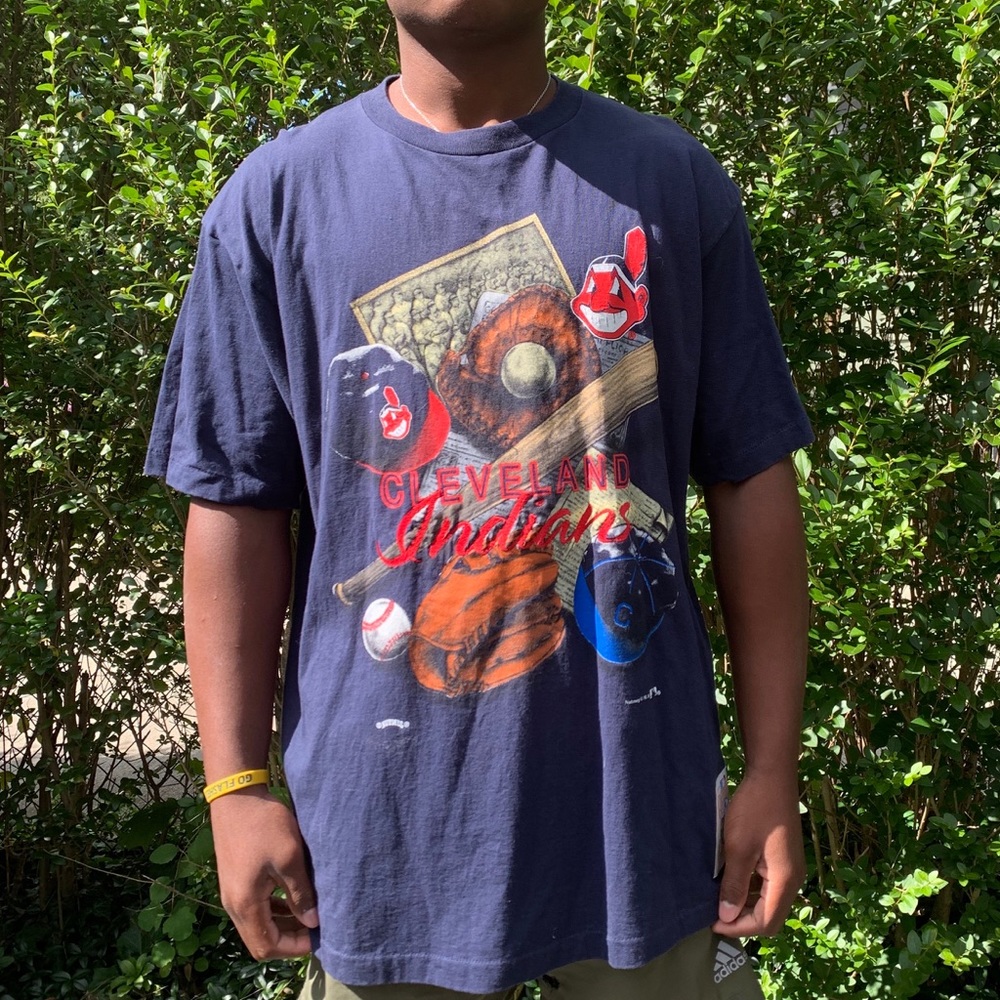 Cleveland Indians T-shirt - Picture 1 of 4